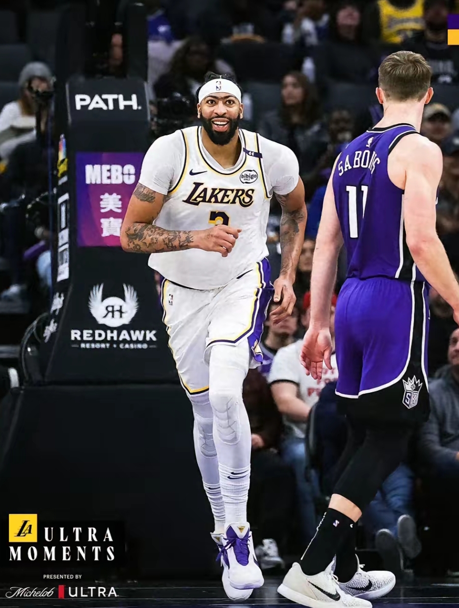 浓眉哥在巴黎圣日耳曼比赛中问鼎冠军，出色防守引发热议！